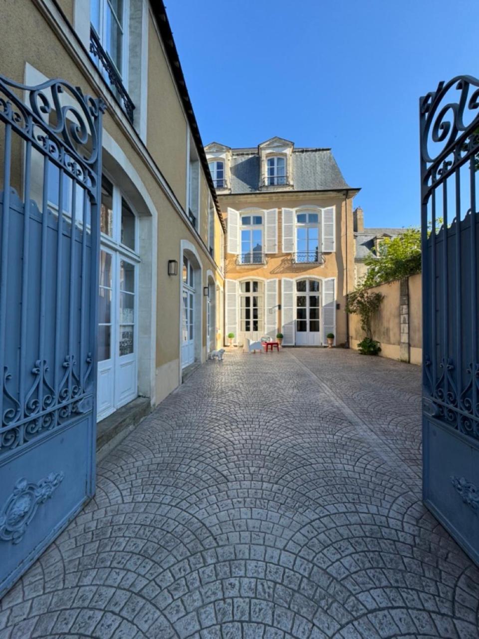 Hotel Le Henri Ii