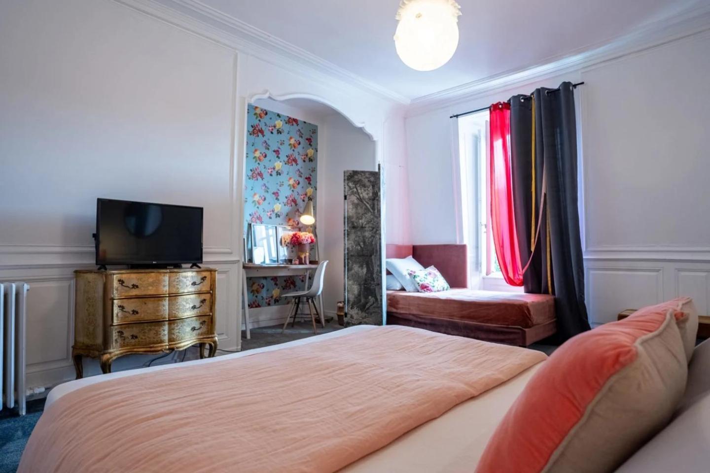 Le Henri Ii Hotel *